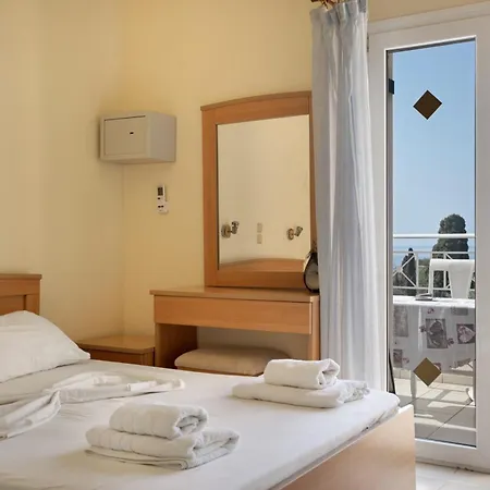 Helena Kefalonia سفوروناتا